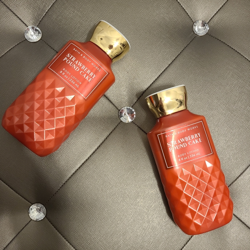 Bath And Body Works Strawberry Pound Cake Lotion Set